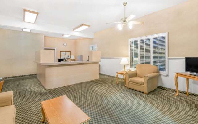 Days Inn by Wyndham Deming