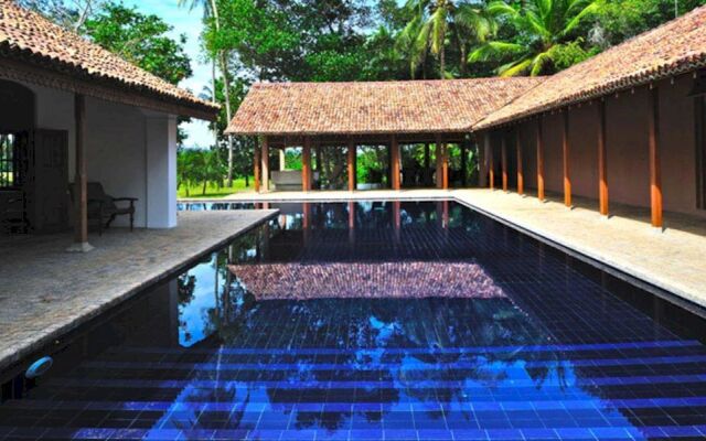 Maya Tangalle