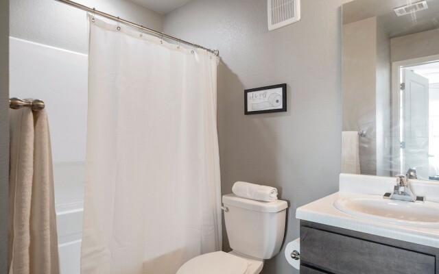 The Luxe Suites at University of Arkansas