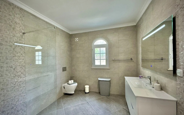 Quarteira Premium Villa by Homing