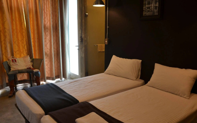 Silom Art Hostel