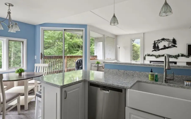 Bridges Circle 2 Bedroom Condo by RedAwning