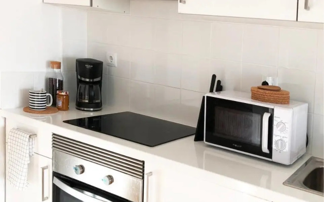 New Stunning Seaview Apartment with lovely balcony