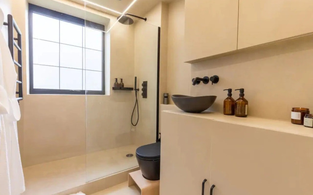Ultra-modern 1 Bedroom in Angel With Balcony