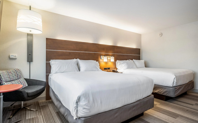 Holiday Inn Express and Suites-Platteville by IHG