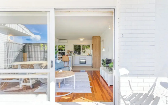 Takapuna 2 Br House Near Beach W/ Parking