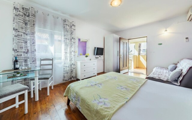 Awesome Apartment in Fazana With Wifi