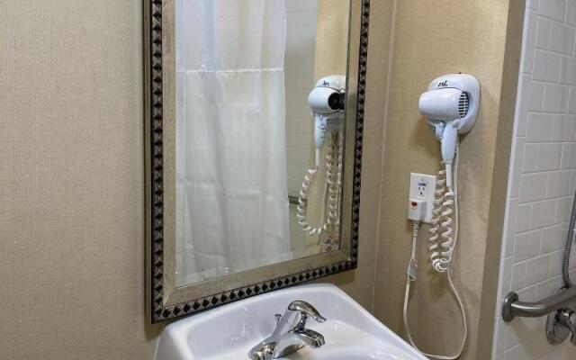 Royal Pacific Motor Inn