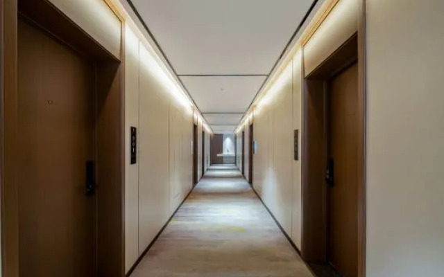 Yinfeng Hotel (Tongren High-speed Railway Station)