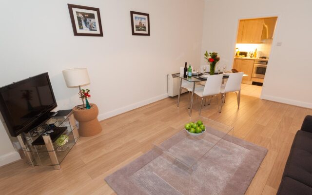 Monument Street Apartment