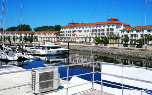 Houseboat in Boltenhagen