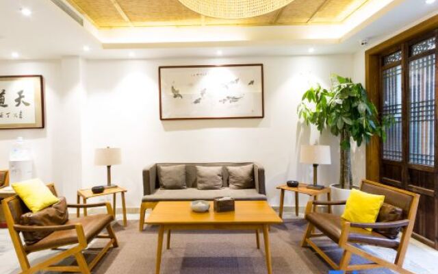 Youjian Xiaoyuan Hot Spring Hostel