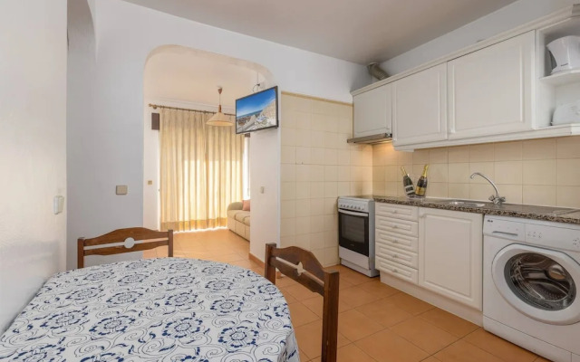 Oceanview Apart A By Sequeira