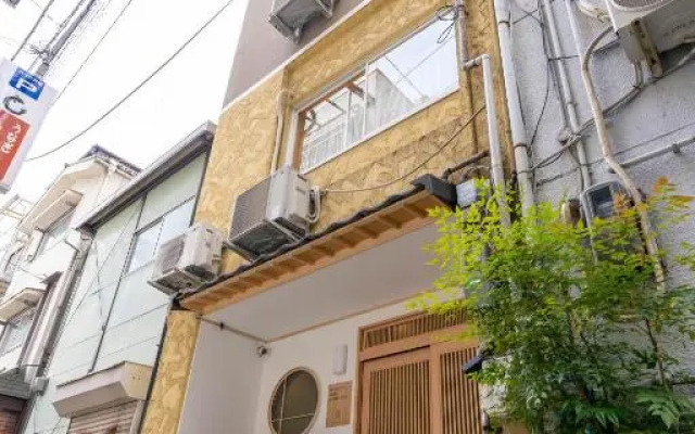 Nestay Inn Osaka Nanbakuromon