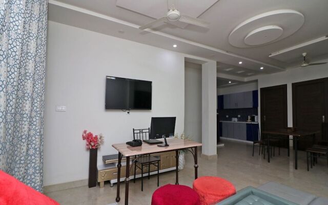 OYO 23221 Amigos Suites