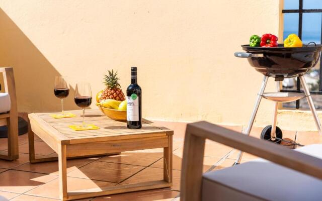 1314 FABULOUS 2 BEDROOM Accommodation ROOF TERRACE
