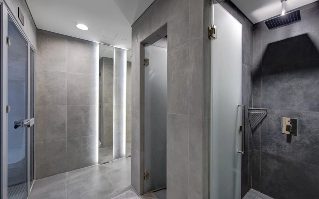 bnbme - 3B-MarinaArcade-1606