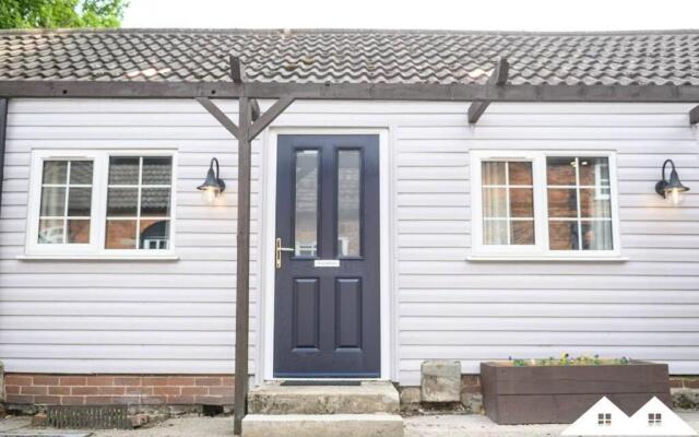 Carver Apartment at West Drayton Farm