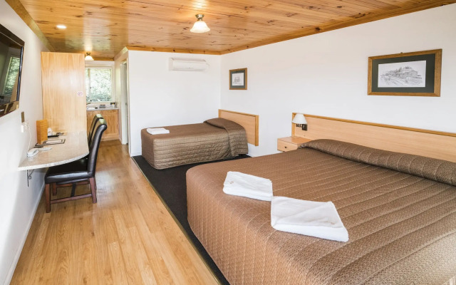 Black Gold Motel