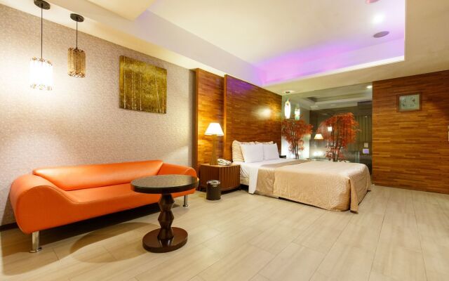 SLV Business Hotel