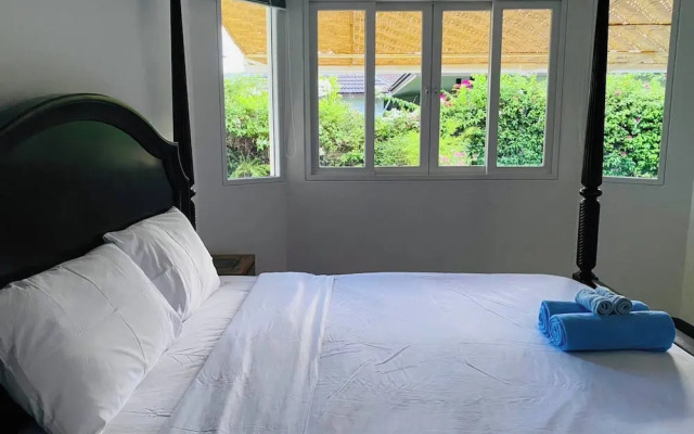 Hidden Villa Oasis Private Pool 2km to Beach&mall