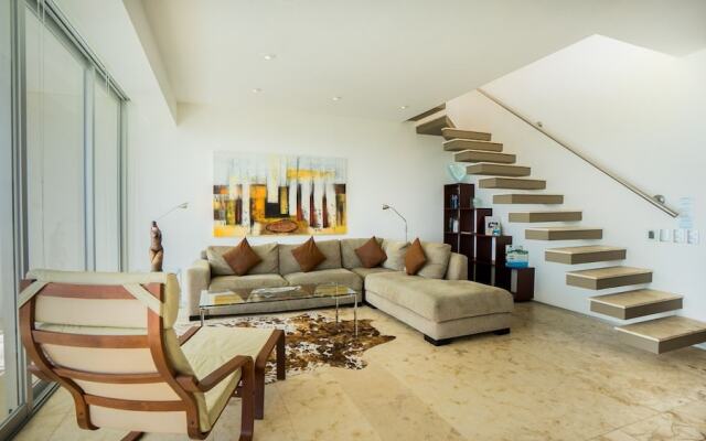 Abrazo Del Mar 3 Bedroom Condo