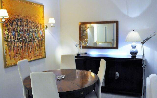 MONDRIAN Luxury Suites & Apartments Old Town Market Square