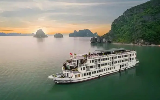 Halong Crown Legend Cruise
