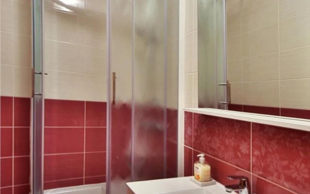Charming 2-bed Apartment in Srima With sea View