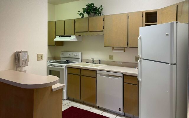 Edgewater Inn and Suites, Ascend Hotel Collection