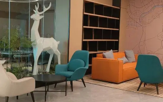 Eye Hotel