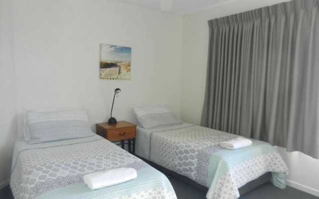 Beachside Resort - Kawana Waters