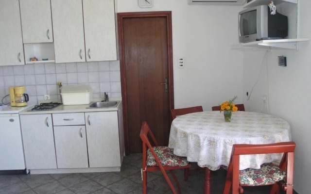 Ana- Next to the sea - A1