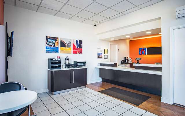 Motel 6 Manchester, TN