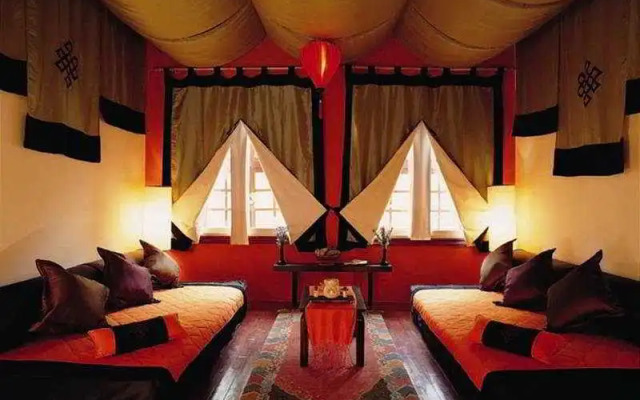 Gylthang Dzong Hotel