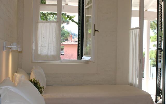 Zefiros Traditional Hotel
