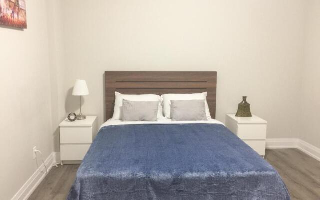 Charming, Comfortable Apartment in Pickering