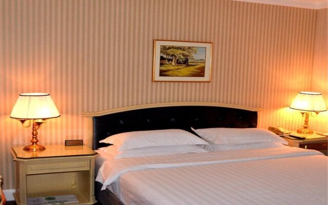 Holiday Garden Hotel