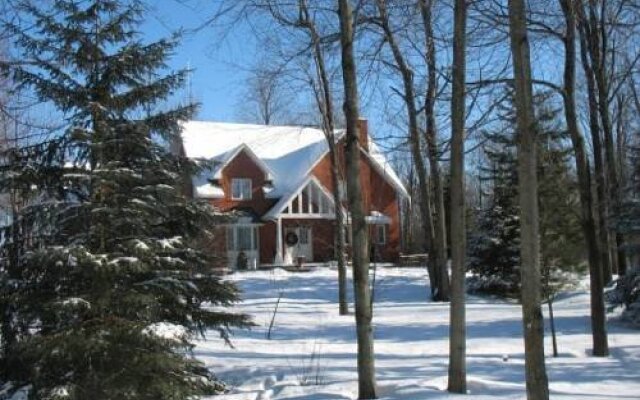 Maple Woods Bed & Breakfast