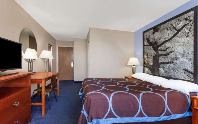 Super 8 by Wyndham Adrian