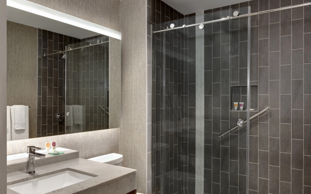 Hyatt Place Las Vegas at Silverton Village