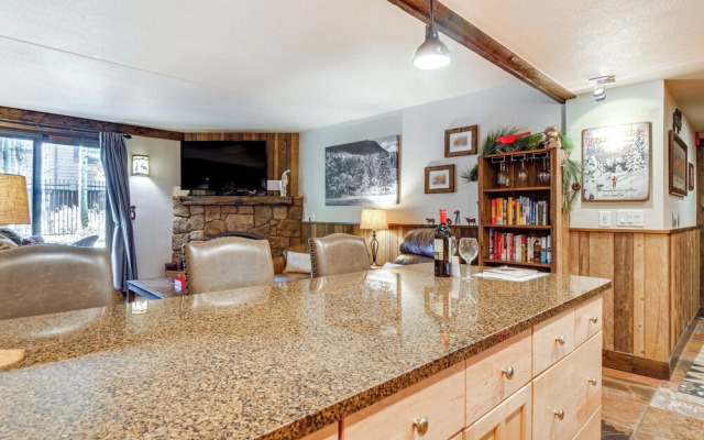 Breck Ski-in/ski-out Condo Near Main Street!