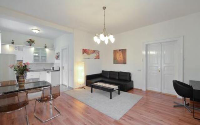 Exclusive apartment on Zborovska