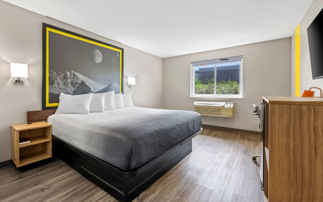 Super 8 by Wyndham Lewiston Auburn Area