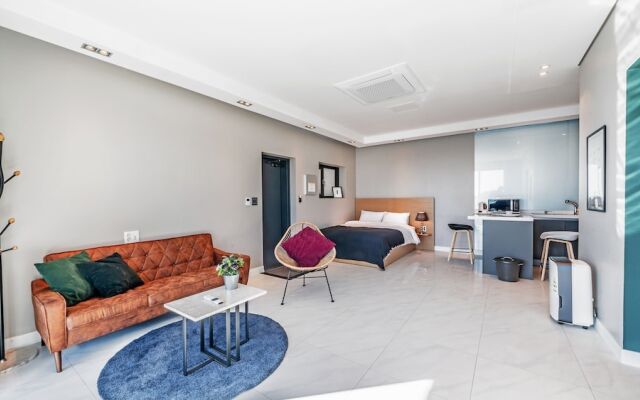 Namhae Lounge 32 Resort A