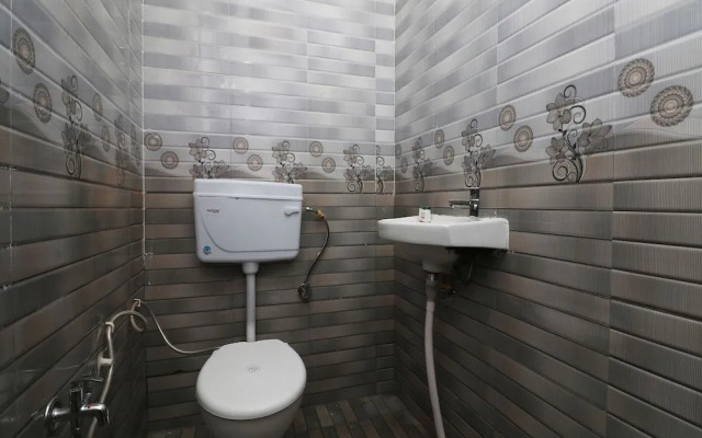 Oyo Flagship 24429 Oriental Rooms And Banquet