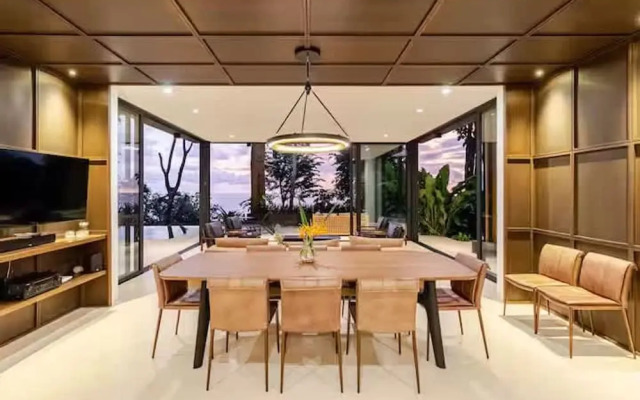 w Spectacular 4BR Villa in Costa Rica