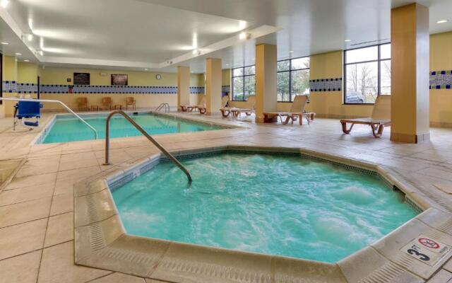 Hampton Inn & Suites Indianapolis-Airport