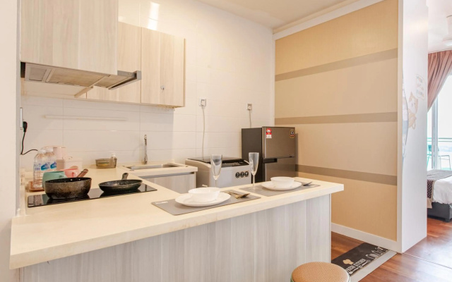 Hostahome at Paragon Suites with Private Jacuzzi – Kitchen – Johor Bahru