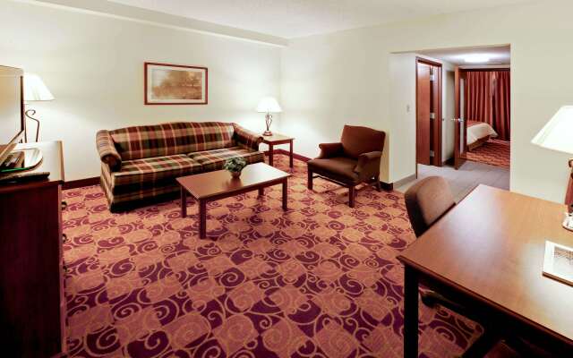 Hawthorn Suites by Wyndham Louisville East